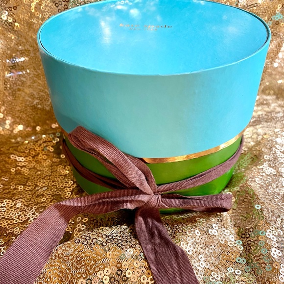 Kate Spade Box - Picture 3 of 16